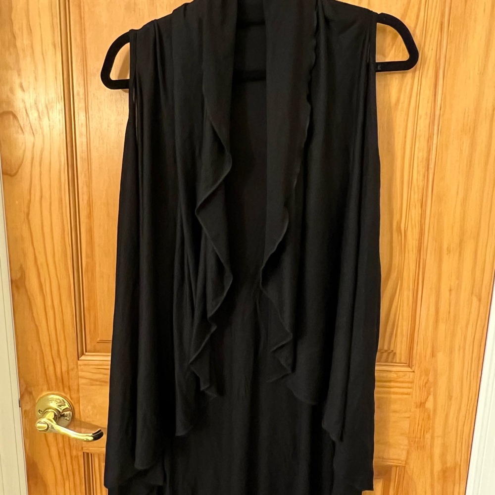 Shawl Dawls Womens Short Convertible Black Shawl One Size